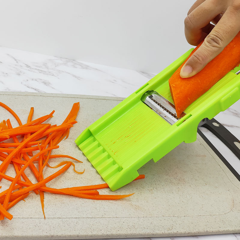 Multifunctional Dual-Blade Peeler + Cutting Board